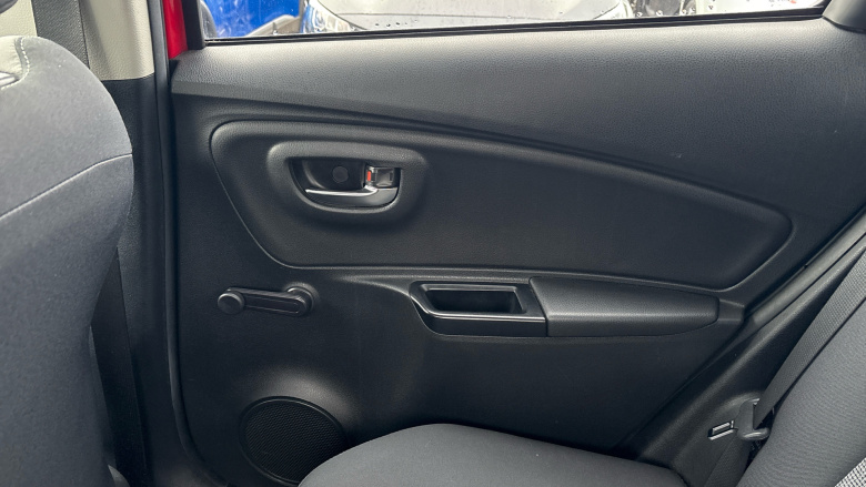 Toyota Yaris 1.5 VVT-i Y20 5dr [Bi-tone] Petrol Hatchback